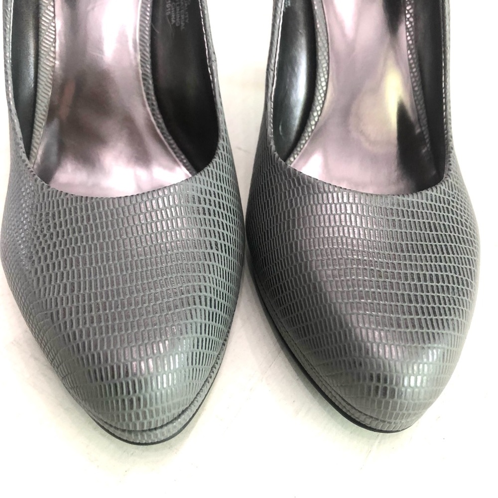Nine West Rochao  Grey Heels Sz 9M - Picture 4 of 12